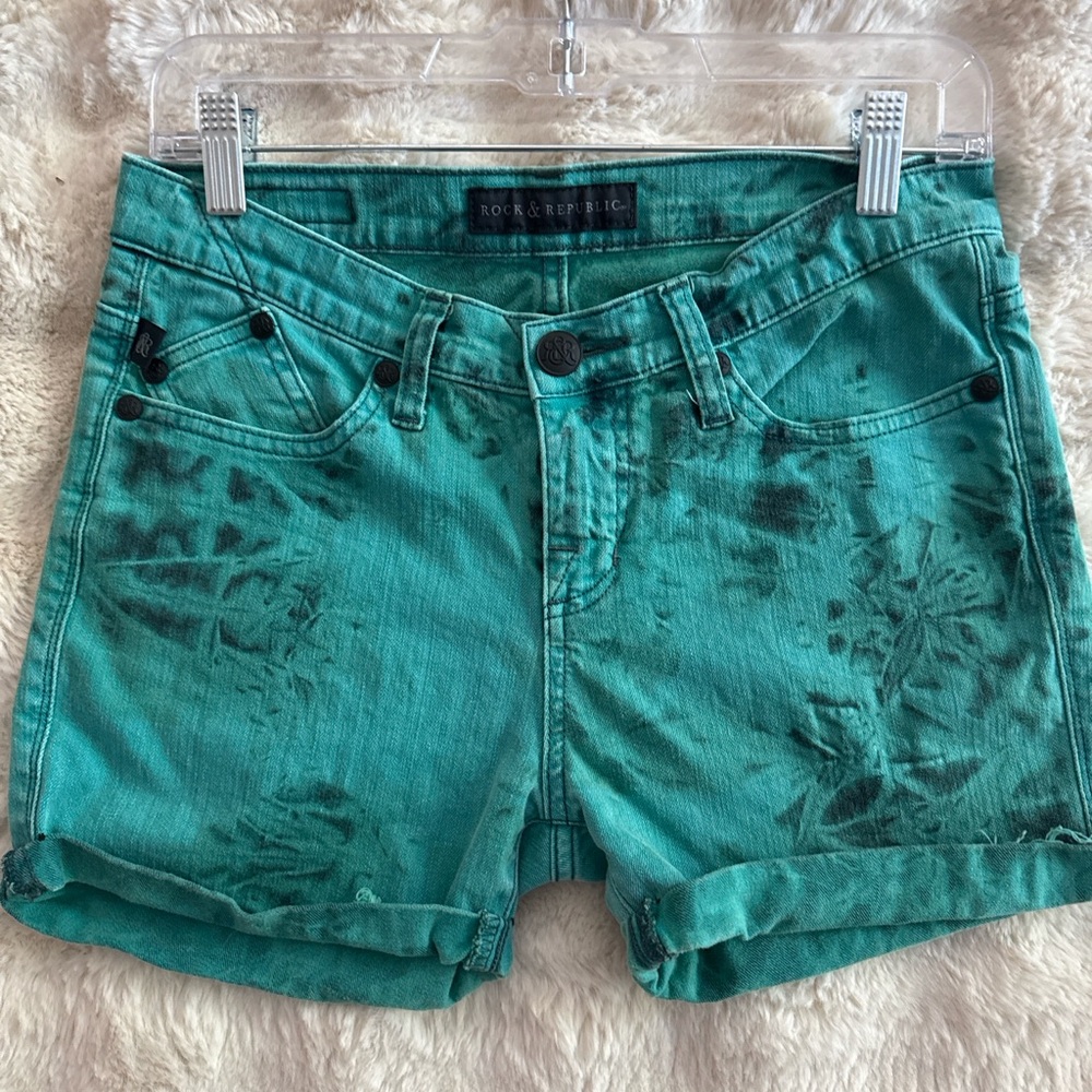 Rock & Republic “Berlin” Green Denim cutoff Shorts Women’s 8